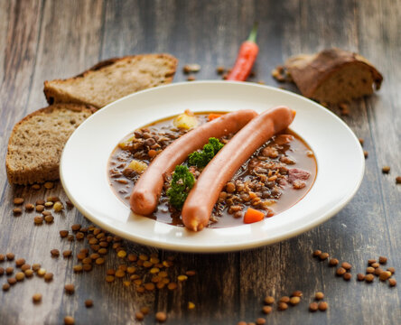 Linsensuppe mit Wiener W&uuml;rstchen