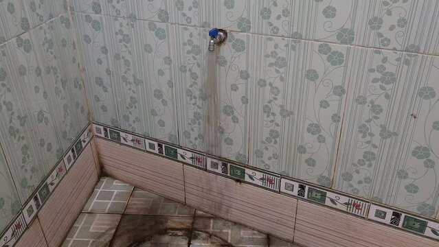 dirty water coming out of the faucet