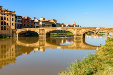 Fototapeta na wymiar St. Trinity bridge over Arno river, Florence, Italy