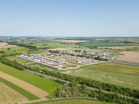 Autobahn Rastst&auml;tte Hohenlohe an der A6 bei Neuenstein, Deutschland