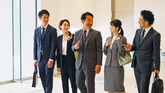 「定時退社」の写真素材 | 347件の無料イラスト画像 | Adobe Stock