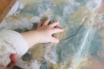 ファーストアートをやる子ども