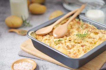 French national potato dish gratin