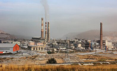 Fototapeta na wymiar Industrial plant polluting the environment.