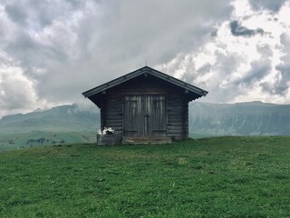 Casa di montagna su prato