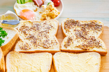サンドイッチの具材と食パン
