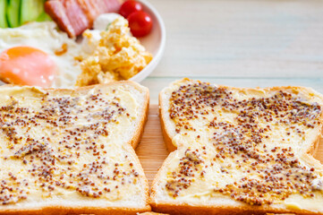 サンドイッチの具材と食パン