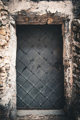 Stare drzwi zamkowe