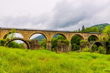 Viaduc et  Vieux Pont de Lavoûte-sur-Loire en Auvergne