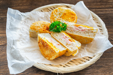 小さな丸いお好み焼き