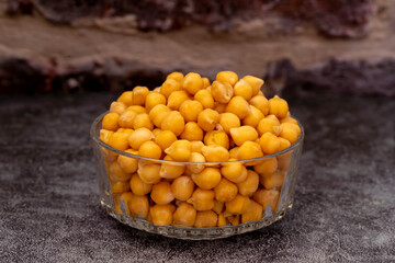 Freshly boiled chickpeas in a plate.