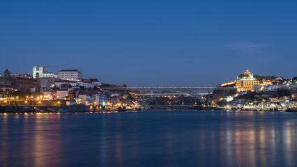 Vista do Porto e de Vila Nova de Gaia-1