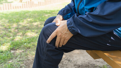膝が痛む男性｜関節痛イメージ