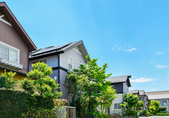 晴れた日の住宅地