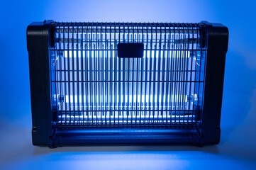 Uv lamp trap for insects