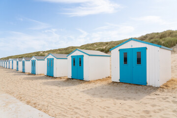 Obraz na płótnie Canvas On the coast with beach huts