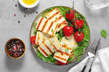 Grilled Halloumi Cheese with Cherry Tomatoes, Tasty Appetizer, Salad, Ketogenic, Paleo Lunch - obrazy, fototapety, plakaty