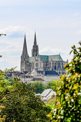 Chartres, Kathedrale, Notre-Dame, Altstadt, Altstadthäuser, Kirchenfenster, Fluss, Eure, Sommer,...