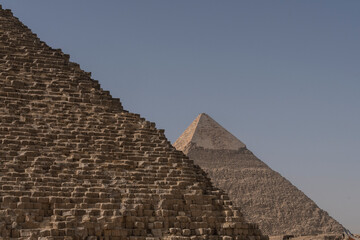 Vista panorámica de las Pirámides de Guiza con el desierto de arena. Egipto - obrazy, fototapety, plakaty
