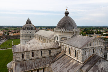 Dom zu Pisa, Italien aus der Höhe bei Tag