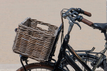 panier de vélo vintage en osier