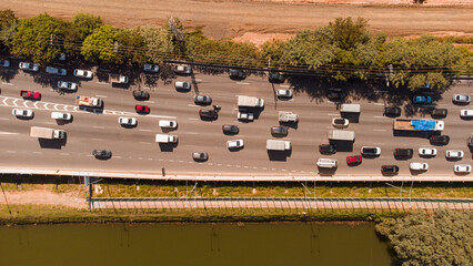 Traffic on the Marginal Pinheiros highway captured from above by a drone in São Paulo in 2023.