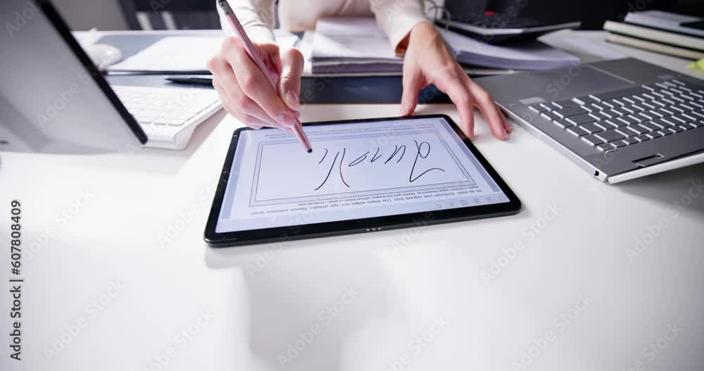 Poster contract e signature