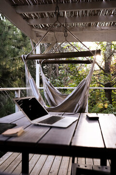 Work Away - With Hangmat