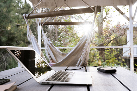 Work Away - With Hangmat