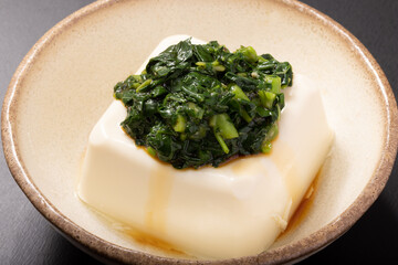 モロヘイヤの冷奴