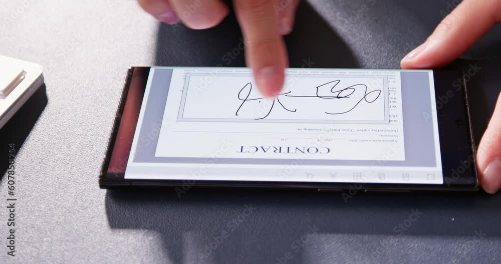 Poster digital signature on contract document online