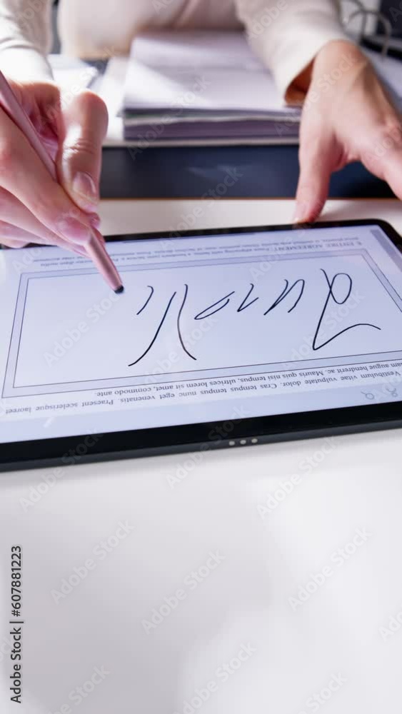 Poster contract e signature