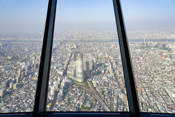 Fototapeta na wymiar 東京スカイツリー展望台から見た都市風景(霞)