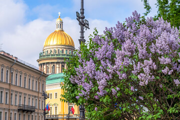 Fototapeta premium St. Petersburg, Russia - may 2023: St. Isaac's Cathedral in spring