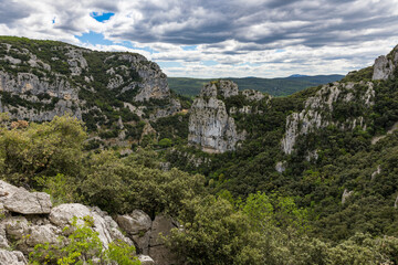Fototapeta na wymiar Falaises des Gorges de l'Hérault depuis le Mont Agonès