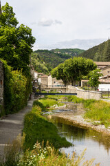 Petite rivière de la Crenze traversant le village de Saint-Laurent-le-Minier