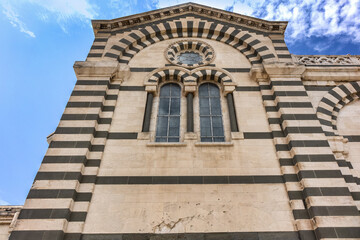 Fototapeta na wymiar Catholic basilica Our Lady of the Guard (Notre Dame de la Garde, 1864), city's best-known symbol. Marseille, France.