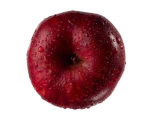 Manzana roja mojada con agua fresca, en vista cenital