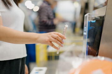 pay by smartphone