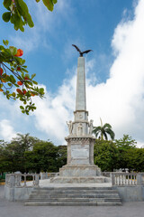 Fototapeta na wymiar Cartagena, Bolivar, Colombia. March 15, 2023: Sculpture in centenary park and blue sky.