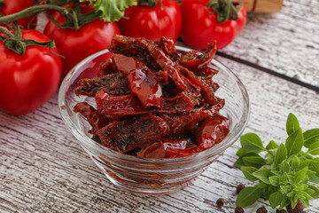 Sun dried tomato with olive oil