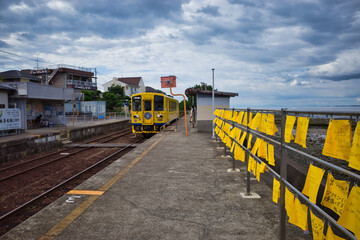 長崎市島原で訪れた大三東駅の黄色いハンカチ