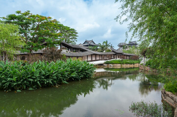 Fototapeta na wymiar Antique Chinese garden architecture