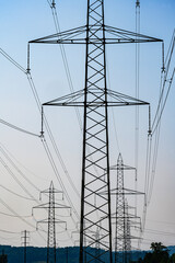 Hochspannungsleitungsmast, Linthgebiet, Schweiz,