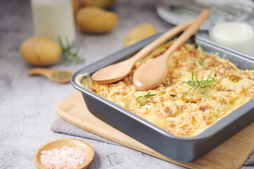 French national potato dish gratin