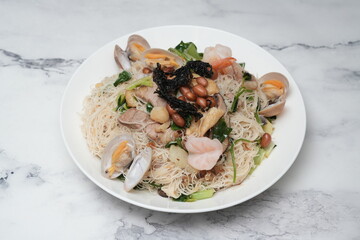 Asian seafood noodle