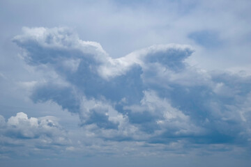 Naklejka premium ciel blanc nuageux