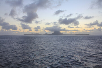Bora Bora island at dawn before sunrise. French Polynesia. - obrazy, fototapety, plakaty