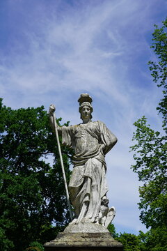 Statue von Athena im Schlosspark Charlottenburg, Berlin, 31.05.2023