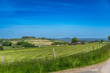 Fototapeta premium Eifelspur - Toskana in der Eifel